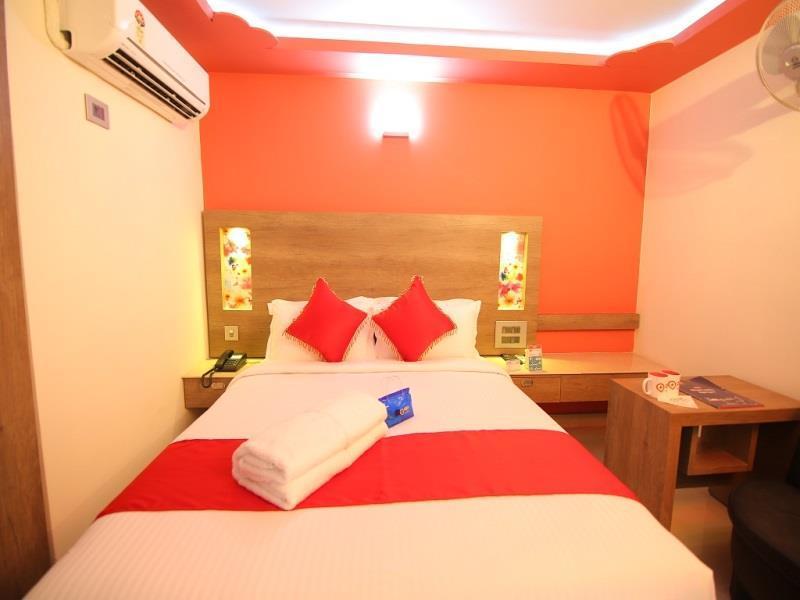 Hotel A J Park Alappuzha Екстериор снимка
