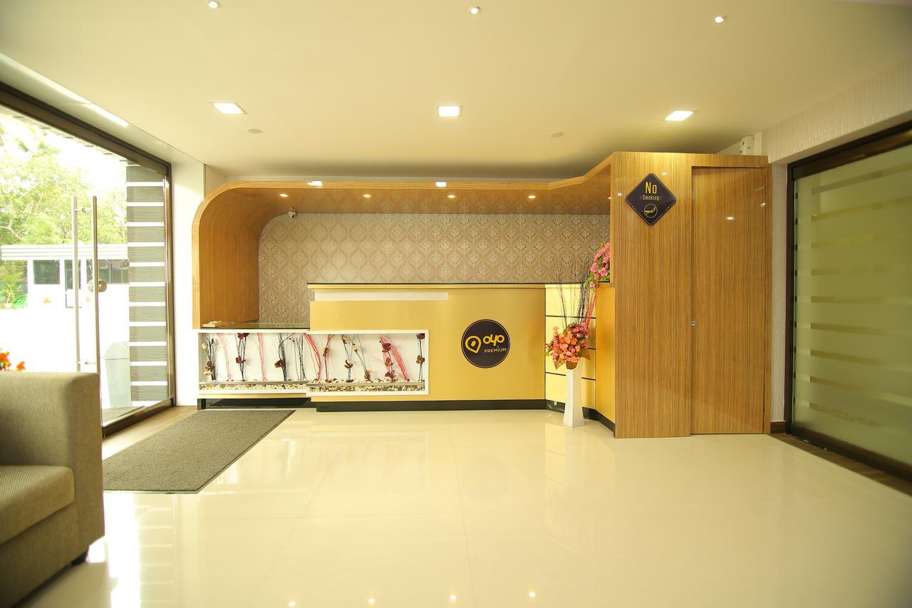 Hotel A J Park Alappuzha Екстериор снимка