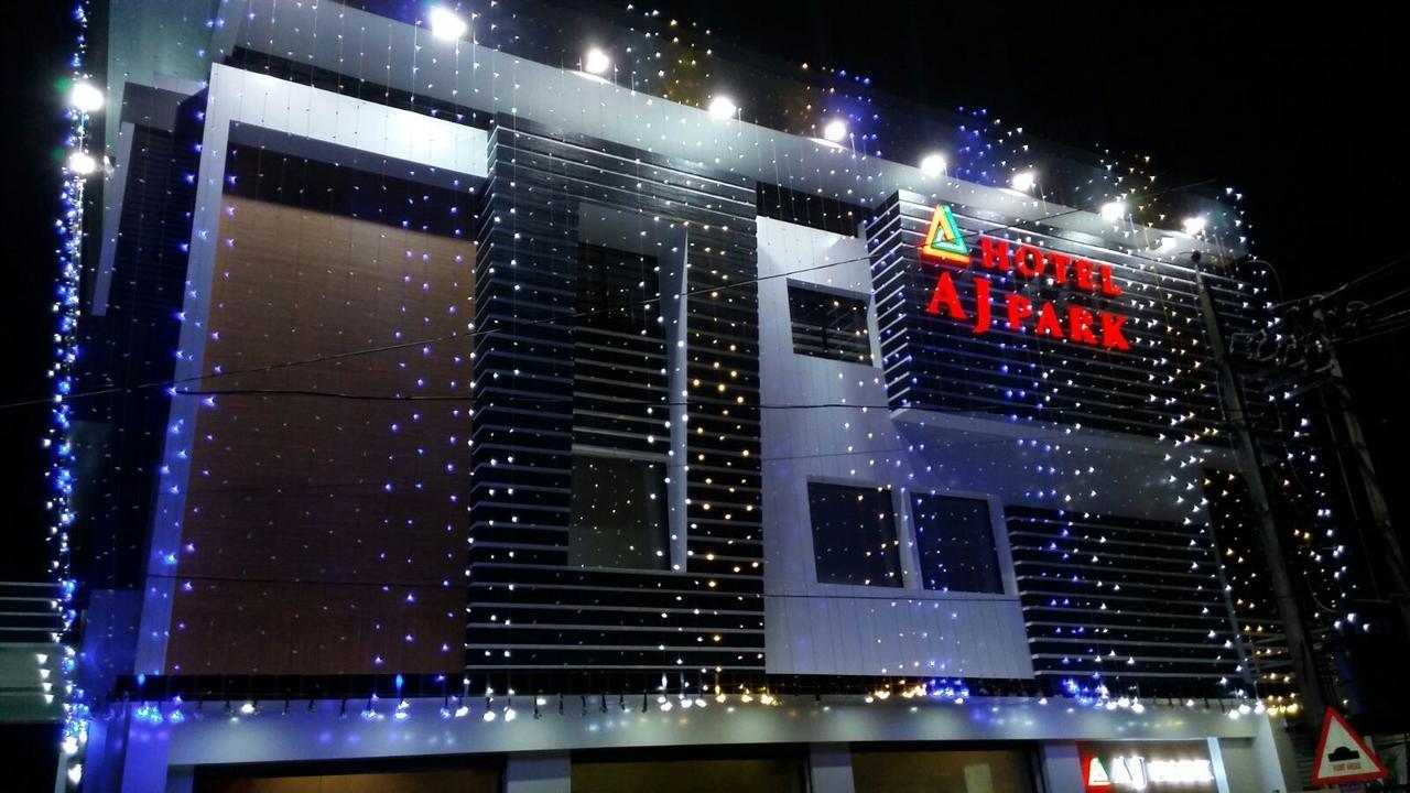 Hotel A J Park Alappuzha Екстериор снимка