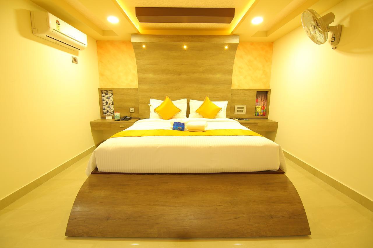 Hotel A J Park Alappuzha Екстериор снимка