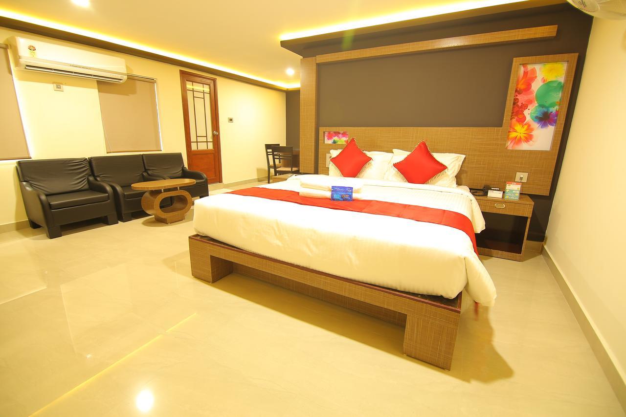 Hotel A J Park Alappuzha Екстериор снимка