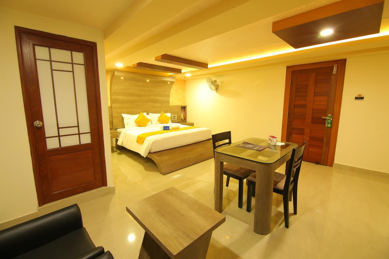 Hotel A J Park Alappuzha Екстериор снимка