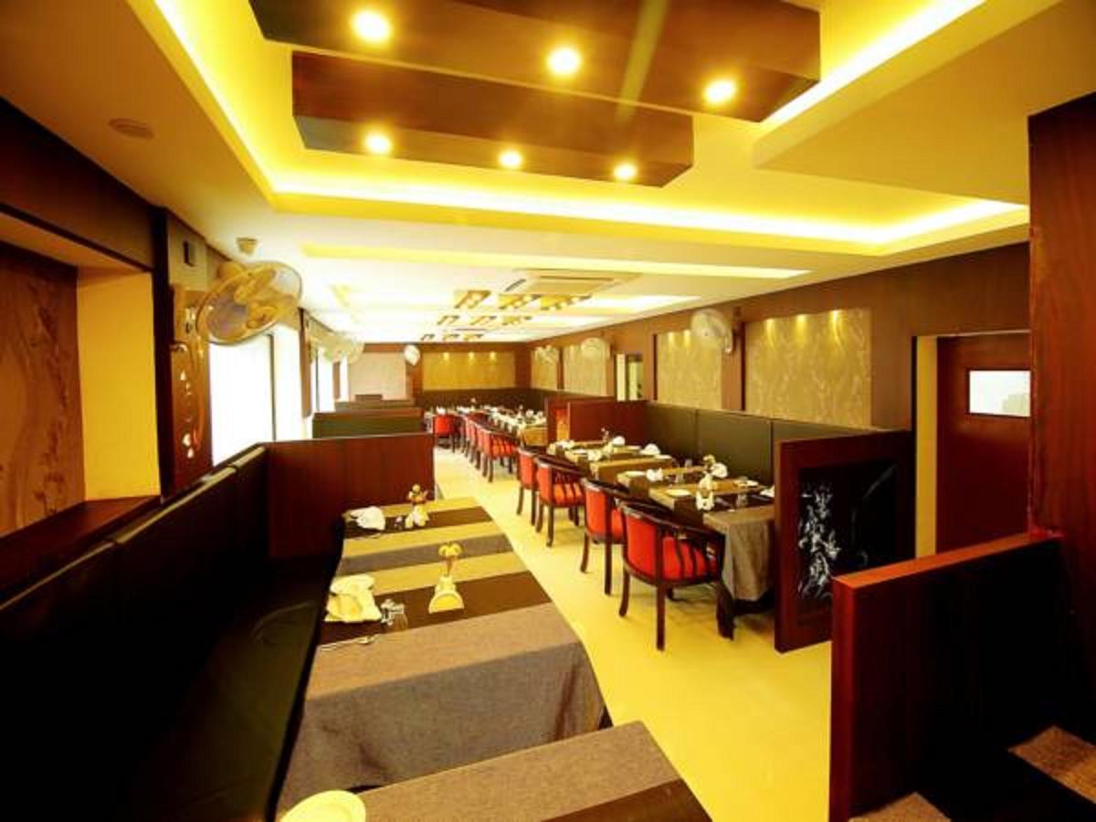 Hotel A J Park Alappuzha Екстериор снимка