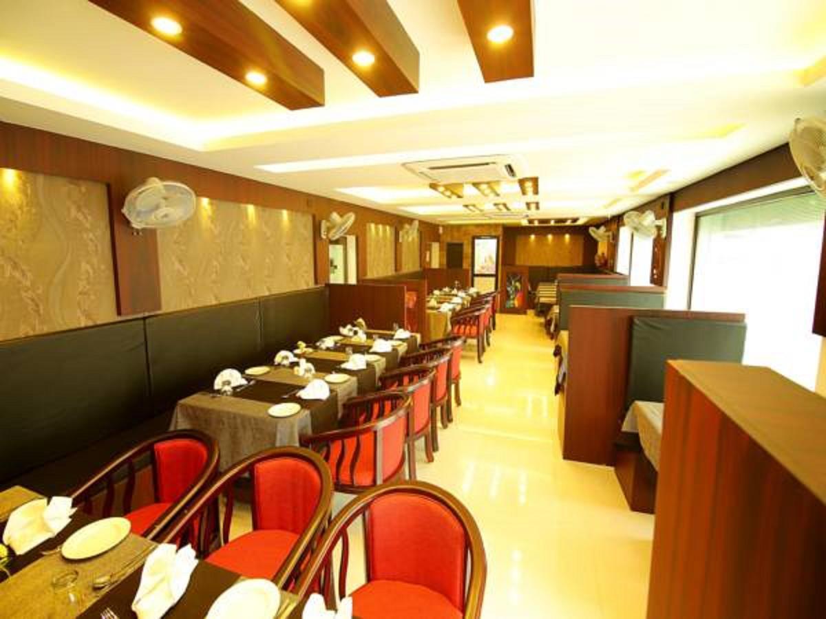 Hotel A J Park Alappuzha Екстериор снимка